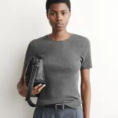 COS ポイントルニットTシャツ リブ編み 半袖 Tシャツ グレー Sサイズのサムネイル