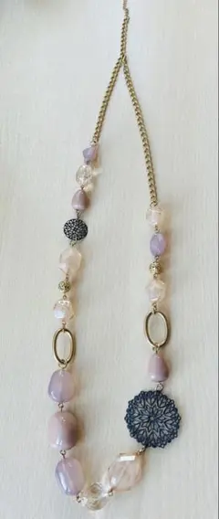 ネックレス　ピンク系