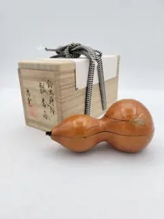 Ｐ４８１　香合　『多田忠雲作』『木製』『螺鈿細工』『蔦蒔絵』　共箱　茶道具 P481 香合 『多田忠雲作』『木製』『螺鈿細工』『蔦蒔絵