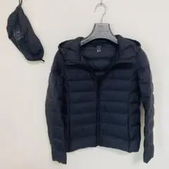 美品‼️ユニクロ　ウルトラライトダウンパーカー　ブラック　s 軽量　収納袋