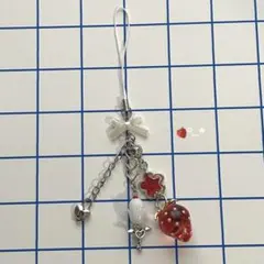 いちご　ビーズキーホルダー