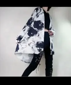 NieR-Clothing【美品】モノトーン 花柄 薄手 羽織り ボタニカルのサムネイル