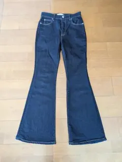 〘未使用品〙AZUL by MOUSSY フレアデニム ワンウォッシュ 濃紺 M