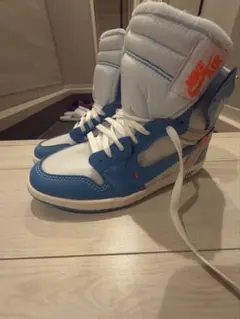(本日限り)NIKE AIR JORDAN 1 OFF-WHITE UNCのサムネイル