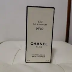 CHANEL Eau de Parfum N°19 50ml