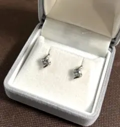 プラチナ ピアス(両耳用)