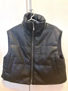 合成皮革 ダークグレー ノースリーブベスト