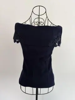 新品Apuweiser-riche 花レース オフショルダーリブニット ネイビーのサムネイル