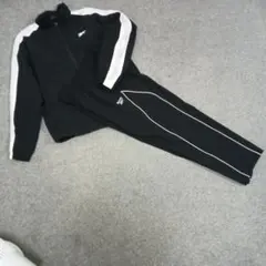 Reebok ブラック ナイロン上下セットアップ　上Ｌ内側メッシュ　 下Ｍ
