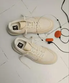 VEJA スニーカーV-10 38 ローカットのサムネイル