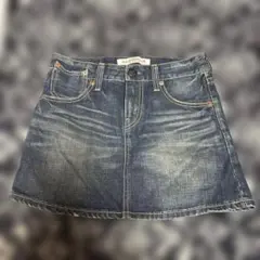 Levisのスカート