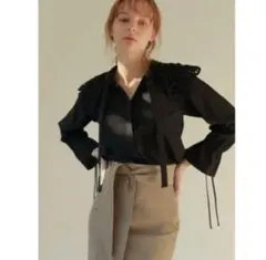 SOUAIRE ソアール エンブロイダリーカラーブラウス ブラック 花柄レース