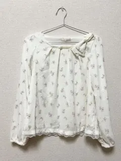 【美品】PATTERN fiona 花柄 パール リボン ブラウスのサムネイル