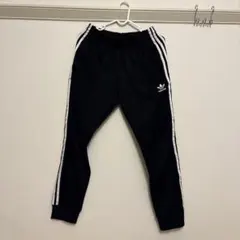 adidas ジョガーパンツ