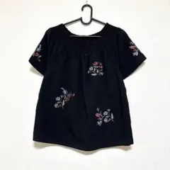 earth music&ecology 花柄刺繍 半袖トップス Fサイズ 黒