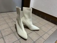 極美品　RANDA アイボリー ニットブーツ Sサイズのサムネイル