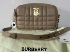 未使用！BURBERRY TBロゴ キルティングショルダーバッグ　ベージュ鑑定済 BURBERRY - 未使用！BURBERRY TBロゴ キルティングショルダーバッグ