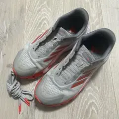 adidas ランニングシューズ グレー/レッド