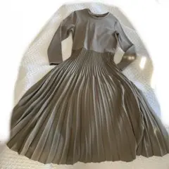 新品　ユニクロ　コンビネーション　ワンピース　カーキ　プリーツ　ロング　長袖