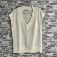 ZARA クリーム色 Vネックニットベスト Sサイズ