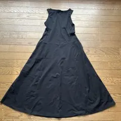 ユニクロ　ウルトラストレッチエアリズムノースリーブワンピース黒