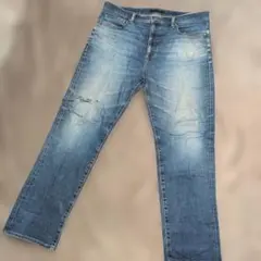 UNIQLO ストレートデニム ブルー ダメージ加工　ダメージジーンズ