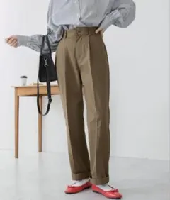 美品 BONLECILL センタープレスハイウエスト タック チノパンツ カーキ
