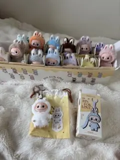 正規品 PIN FOR LOVE ラブブ　イニシャル　H 新品 ポップマート