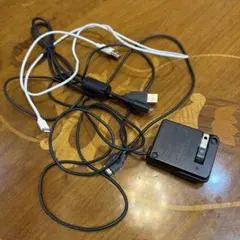 Nintendo ゲームボーイアドバンスSP ACアダプターと、携帯充電器