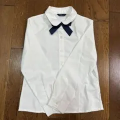 ホワイト長袖シャツ 襟リボン付き