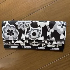 LeSportsac 花柄ポーチ/長財布 ブラック/ホワイト