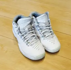 asics バスケットボールシューズ ホワイト/ライトブルー　1064A013