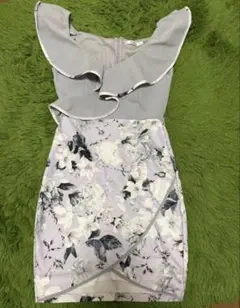 Tika フリル花柄タイトドレス Sサイズ