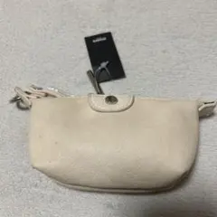 NYUNYU ストラップ付き ミニポーチ アイボリー