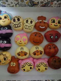 アンパンマン パン おもちゃ　18個セット パン工場