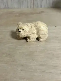 木製鮭を咥えたクマさんの置物