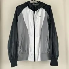 NIKE ナイキウインドフルジップ フーディスポーツウェアレディースL