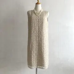 美品☆ランバンコレクション　刺繍ドット柄ワンピース　ノースリーブ　ベージュ　42