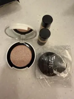 NARS ライトリフレクティングパウダー ファンデーション フィンガーパフセットのサムネイル