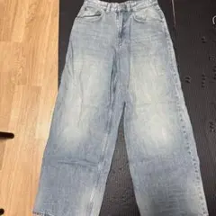 ZARA ワイドレッグ デニムパンツ ライトブルーのサムネイル