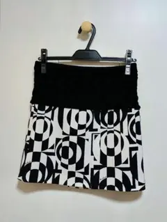 【MARY QUANT】ミニスカート モノトーン 幾何学模様のサムネイル