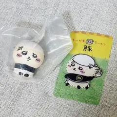 【新品未使用】ちいかわラーメン豚・ソフビ＆クリアカード（ラッコ）