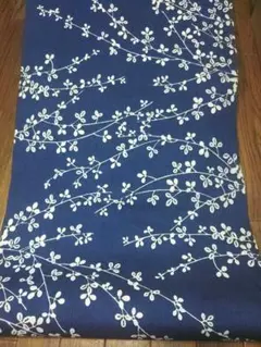 浴衣反物 　紺色 　枝と葉　綿　紬　素材　ハンドメイド素材