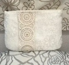 «803»インド刺繍リボンポーチ*上品なホワイトカラー*ゴールドスパンコール*
