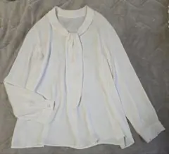 美品 INED イネド ボウタイブラウス オフホワイト とろみシルエット 白