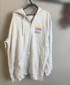 新品　2XL グレー パーカー　定価11900円程のサムネイル