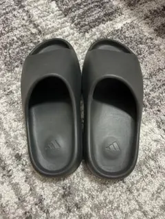 新品未使用 28.5㎝ yeezy slide イージースライド ダークオニキス