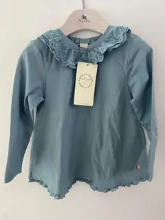 青色長袖トップス