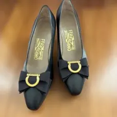 【Ferragamo】 黒 リボン付き ヴァラ パンプス 36 1/2D