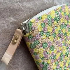 ビーズ刺繍 ポーチ ペンケース マルチケース - メルカリ